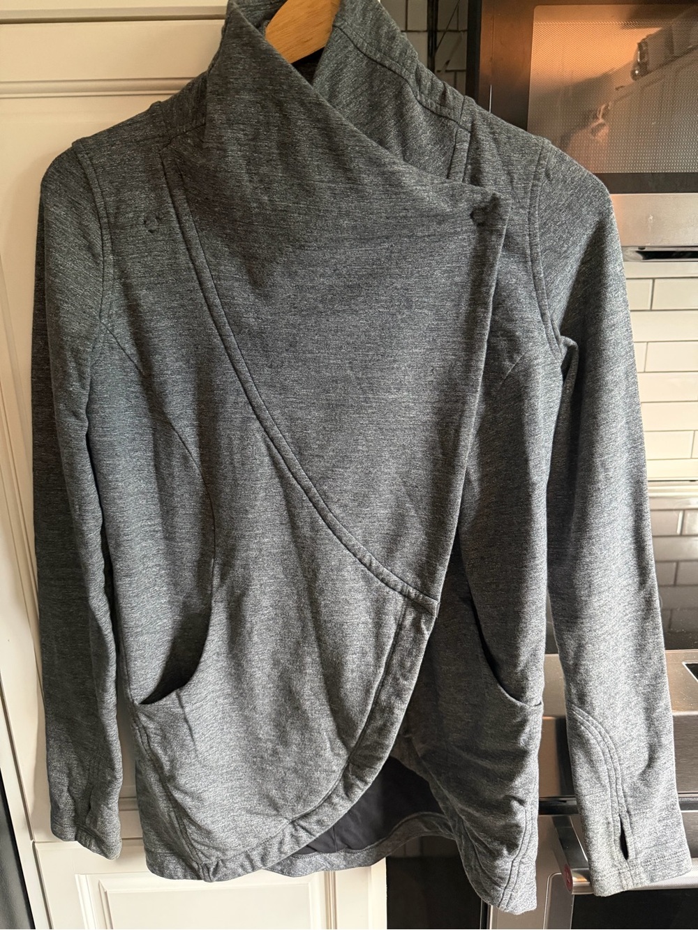 Lululemon That's A Wrap Sweater Snap Buttons sz 4 Grey with Pockets - Picture 9 of 14